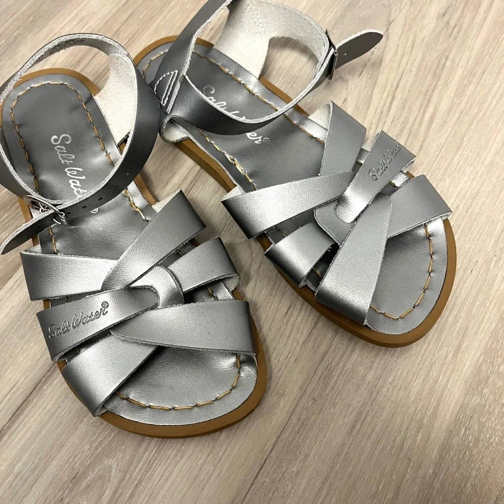 Salt-Water Sandals Girls 1 Silver Leather Buckle Strap